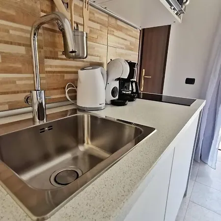 Apartament Loft Tropical - 100 Metri Dalla Spiaggia Di Sabbia E Dal Mare