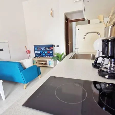 Loft Tropical - 100 Metri Dalla Spiaggia Di Sabbia E Dal Mare * Fontane Bianche